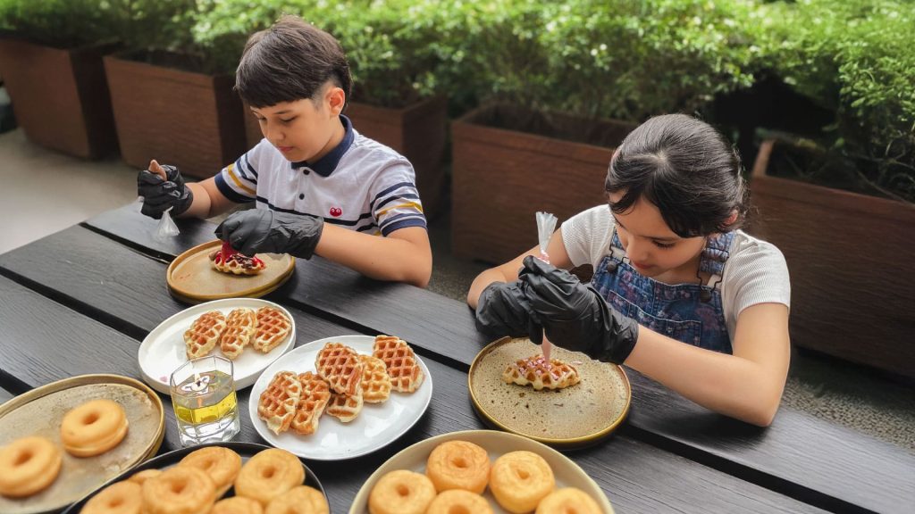 Bring your little ones to play, learn and create within a variety of fun weekend activities at Wyl’s Kitchen. It’s free and perfect for children!